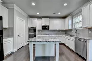 3860 Grandview Manor Dr, Cumming, GA 30028 - Photo 13