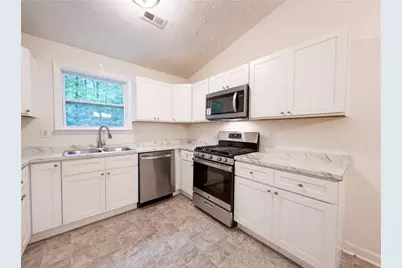 670 Marsh Court, Jonesboro, GA 30238 - Photo 11