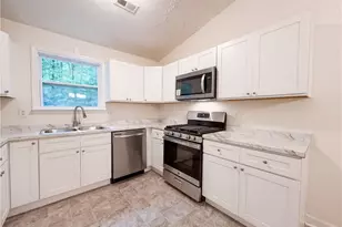 670 Marsh Ct, Jonesboro, GA 30238 - Photo 11