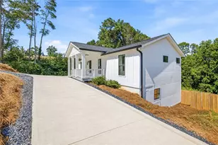5875 Maple Creek Dr, Buford, GA 30518 - Photo 3