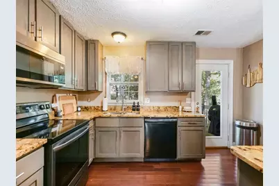 5750 Princeton Oaks Drive, Buford, GA 30518 - Photo 9