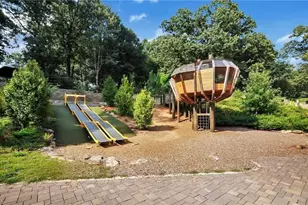 455 Laurel Chase Ct, Sandy Springs, GA 30327 - Photo 97