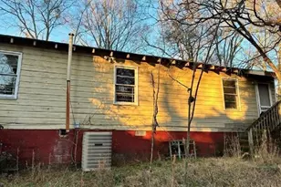 608 E Wall St, Griffin, GA 30223 - Photo 17