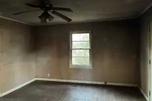 608 E Wall St, Griffin, GA 30223 - Photo 5