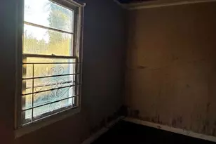 608 E Wall St, Griffin, GA 30223 - Photo 13