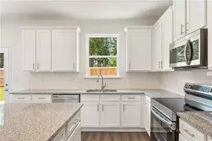 7332 Rocklin Ln, Flowery Branch, GA 30542 - Photo 15