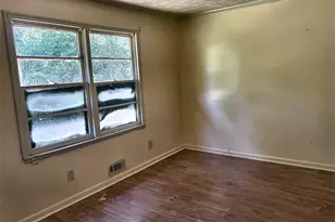 7126 Pineview Dr SW, Covington, GA 30014 - Photo 3