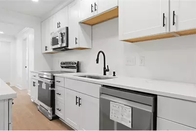 7516 Conyers Street, Lithonia, GA 30058 - Photo 9