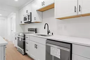 7516 Conyers St, Lithonia, GA 30058 - Photo 9