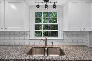 4371 Vintage Ln, Dunwoody, GA 30338 - Photo 7