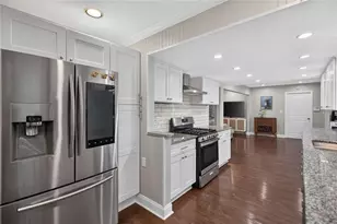 4371 Vintage Ln, Dunwoody, GA 30338 - Photo 5