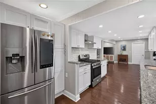 4371 Vintage Ln, Dunwoody, GA 30338 - Photo 5
