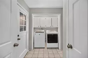 4371 Vintage Ln, Dunwoody, GA 30338 - Photo 13
