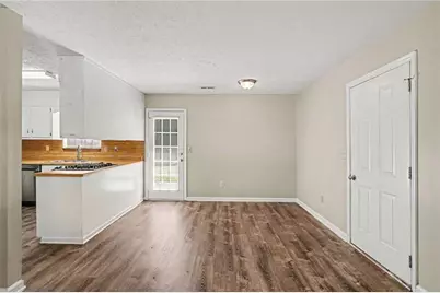 9042 Chestnut Lake Drive, Jonesboro, GA 30236 - Photo 7