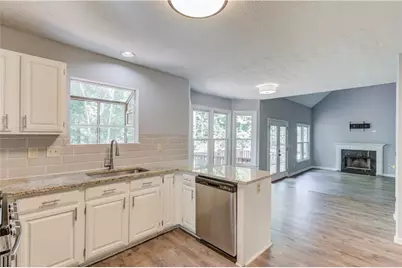 909 Colony Creek Drive, Lawrenceville, GA 30043 - Photo 11