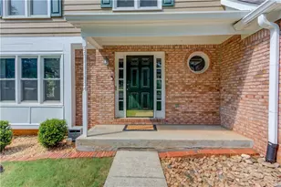 909 Colony Creek Dr, Lawrenceville, GA 30043 - Photo 3