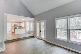 909 Colony Creek Dr, Lawrenceville, GA 30043 - Photo 19