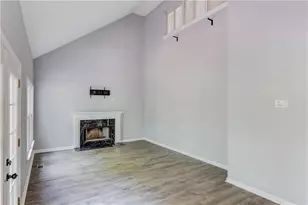 909 Colony Creek Dr, Lawrenceville, GA 30043 - Photo 17