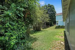 2062 W Morgan's Bluff Ct, Lithonia, GA 30058 - Photo 25
