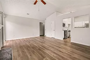 2062 W Morgan's Bluff Ct, Lithonia, GA 30058 - Photo 5