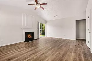 2062 W Morgan's Bluff Ct, Lithonia, GA 30058 - Photo 3