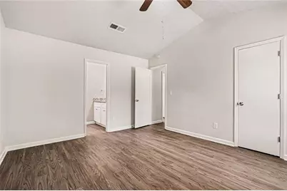 2062 W Morgan's Bluff Court, Lithonia, GA 30058 - Photo 11