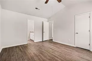 2062 W Morgan's Bluff Ct, Lithonia, GA 30058 - Photo 11