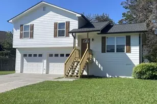 105 Thornwood Dr NE, Cartersville, GA 30121 - Photo 1
