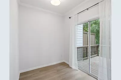 1057 Liberty Parkway NW, Atlanta, GA 30318 - Photo 15