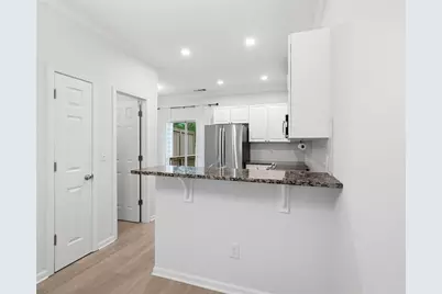 1057 Liberty Parkway NW, Atlanta, GA 30318 - Photo 9