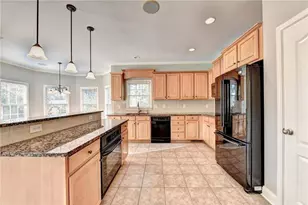2563 Bogan Bridge Cir, Buford, GA 30519 - Photo 11
