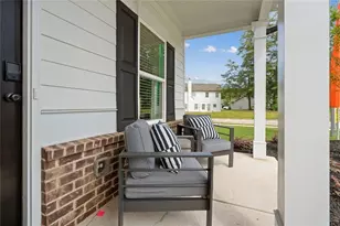 542 Grover St, Hoschton, GA 30548 - Photo 3