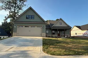 189 Oakland Dr, Calhoun, GA 30701 - Photo 3