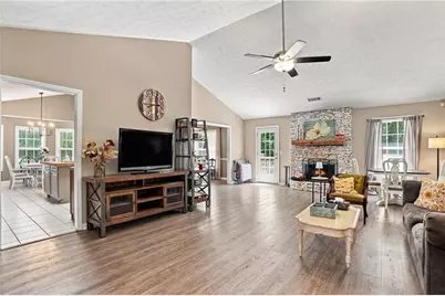 1611 Lake View Court, Loganville, GA 30052 - Photo 11