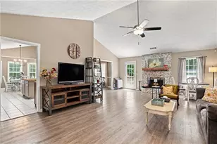 1611 Lake View Ct, Loganville, GA 30052 - Photo 11