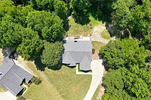 1611 Lake View Ct, Loganville, GA 30052 - Photo 5