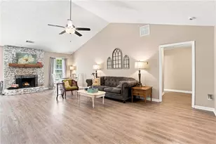 1611 Lake View Ct, Loganville, GA 30052 - Photo 13