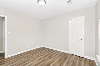 8788 E Bourne Drive, Jonesboro, GA 30238 - Photo 11