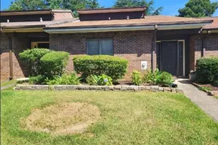 1481 Stoneleigh Cir, Stone Mountain, GA 30088 - Photo 1