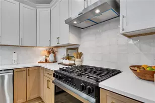 2885 Hill Park Ct, Marietta, GA 30062 - Photo 9
