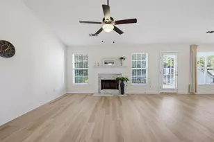 6048 Hillvale Ct, Lithonia, GA 30058 - Photo 9