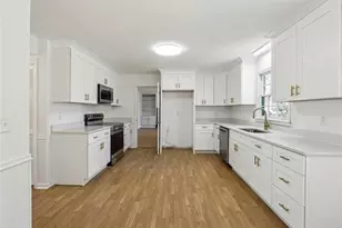 6364 Queen View Ln, Stone Mountain, GA 30087 - Photo 7
