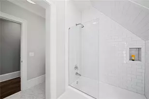 1610 W Sussex Rd NE, Atlanta, GA 30306 - Photo 43