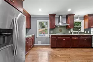 392 Heritage Ln, Alpharetta, GA 30009 - Photo 5