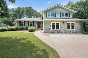 392 Heritage Ln, Alpharetta, GA 30009 - Photo 1