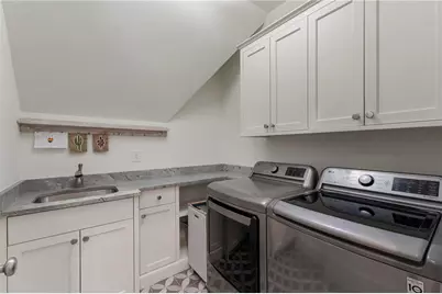 1055 Bellevue Drive NE, Atlanta, GA 30306 - Photo 27