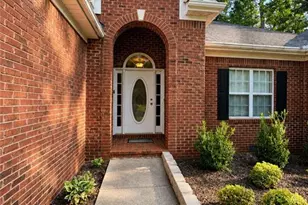 136 Eagles Nest Cir, Carrollton, GA 30116 - Photo 3