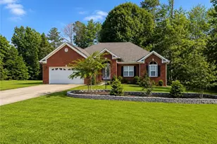 136 Eagles Nest Cir, Carrollton, GA 30116 - Photo 1