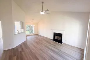 1088 Meadow Glen Cir, Fairburn, GA 30213 - Photo 3
