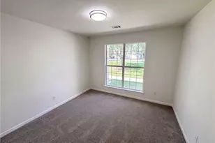1088 Meadow Glen Cir, Fairburn, GA 30213 - Photo 9